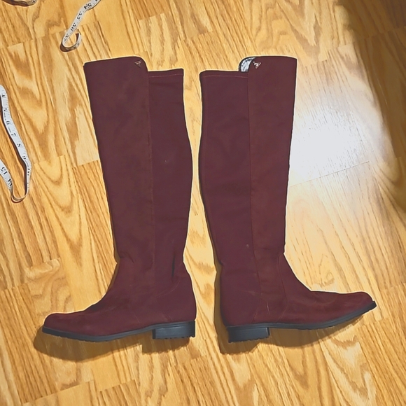 Tall Boots - Picture 6 of 7